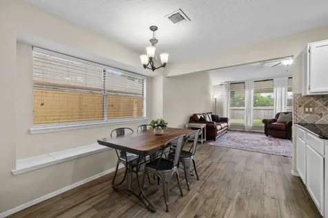 2915 Bentley Court Pearland TX 77584