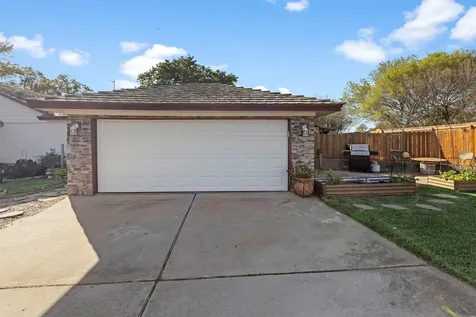 7034 Kingston Cove Lane Willis TX 77318