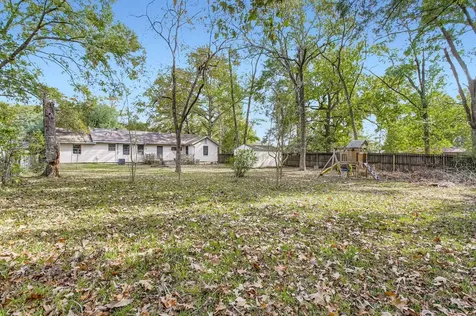 512 Park Lane Cleveland TX 77327