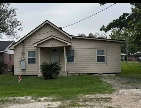 709 Matthews Street Bay City TX 77414
