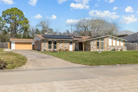 654 N Flamingo Drive Seabrook TX 77586