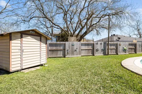 654 N Flamingo Drive Seabrook TX 77586