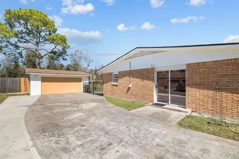 654 N Flamingo Drive Seabrook TX 77586