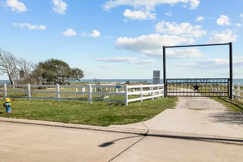 654 N Flamingo Drive Seabrook TX 77586