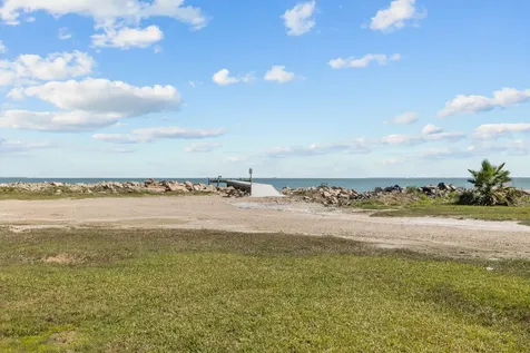 654 N Flamingo Drive Seabrook TX 77586