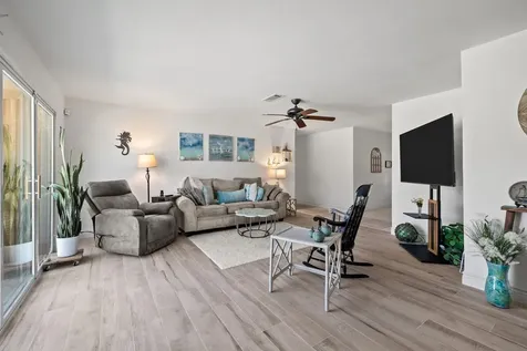 654 N Flamingo Drive Seabrook TX 77586