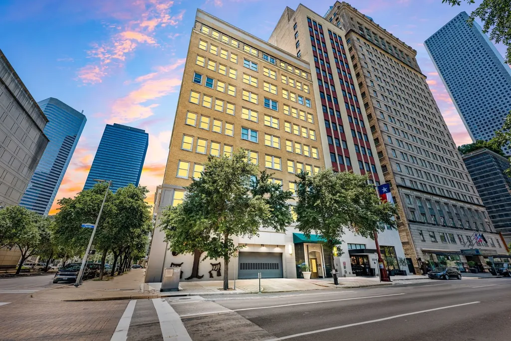 1120 Texas Street 7d Houston TX 77002