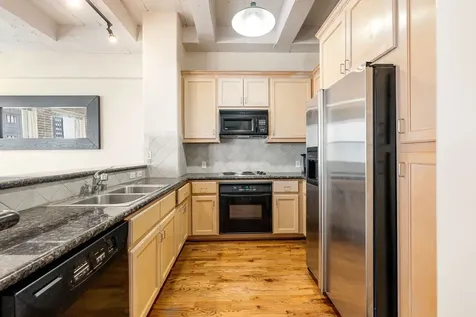 1120 Texas Street 7d Houston TX 77002