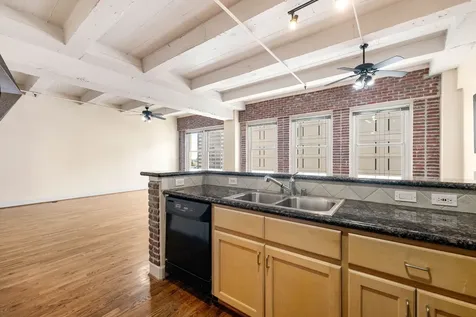 1120 Texas Street 7d Houston TX 77002