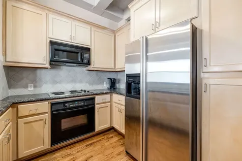 1120 Texas Street 7d Houston TX 77002