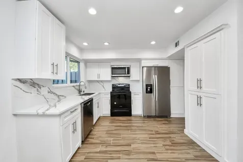 10358 Hammerly Boulevard 18 Houston TX 77043