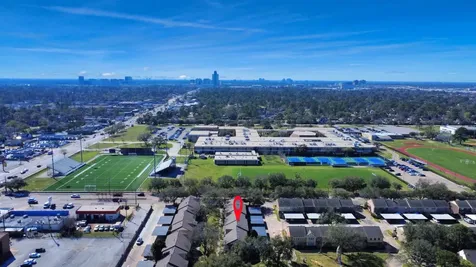 10358 Hammerly Boulevard 18 Houston TX 77043
