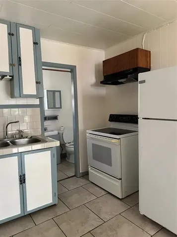 708 J Rear Galveston TX 77550
