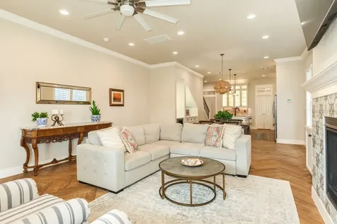 2308 Bernardo De Galvez Galveston TX 77550