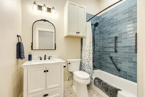 2308 Bernardo De Galvez Galveston TX 77550