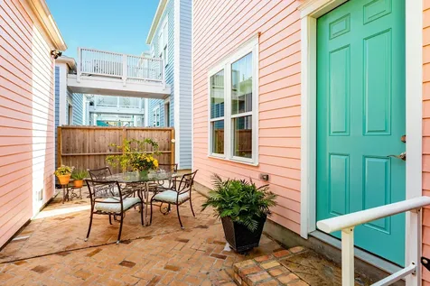 2308 Bernardo De Galvez Galveston TX 77550