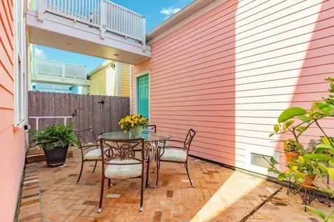 2308 Bernardo De Galvez Galveston TX 77550
