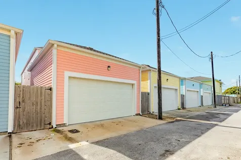 2308 Bernardo De Galvez Galveston TX 77550