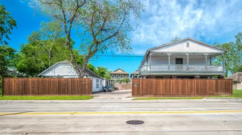 1603 Airline Drive Houston TX 77009
