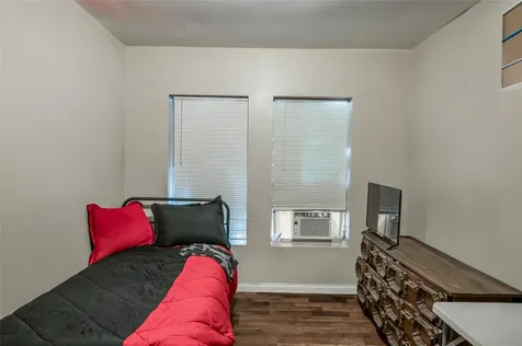 1603 Airline Drive Houston TX 77009