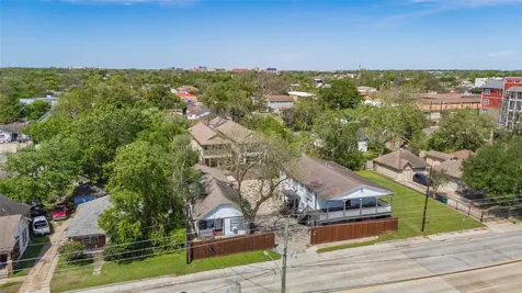1603 Airline Drive Houston TX 77009