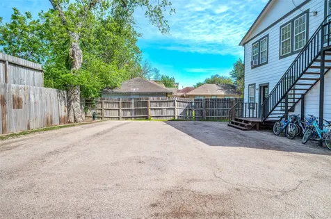 1603 Airline Drive Houston TX 77009