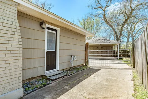 120 Palm Lane Lake Jackson TX 77566