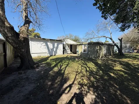 904 11th Street Texas City TX 77590