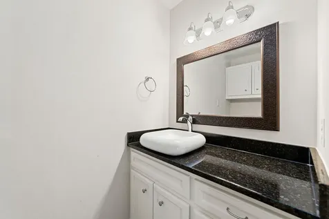 548 Westcross Street Houston TX 77018