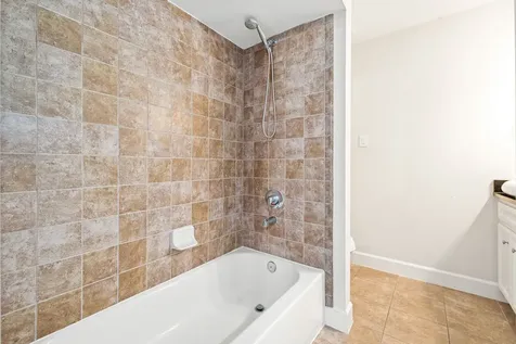 548 Westcross Street Houston TX 77018