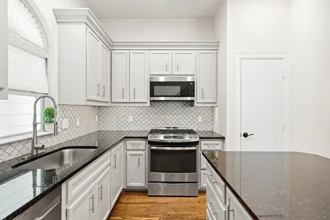 548 Westcross Street Houston TX 77018