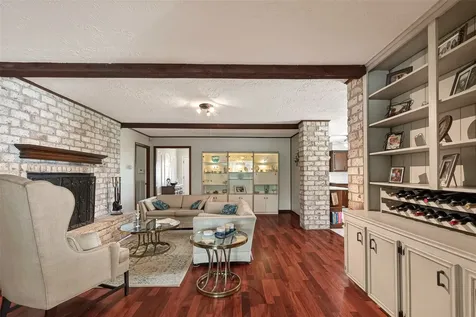 306 W Castle Harbour Drive Friendswood TX 77546