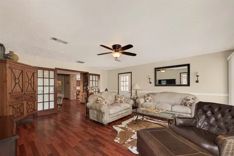 306 W Castle Harbour Drive Friendswood TX 77546