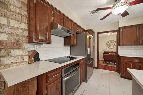306 W Castle Harbour Drive Friendswood TX 77546