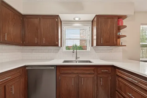 306 W Castle Harbour Drive Friendswood TX 77546