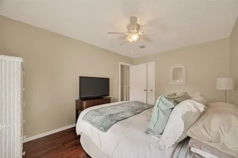 306 W Castle Harbour Drive Friendswood TX 77546