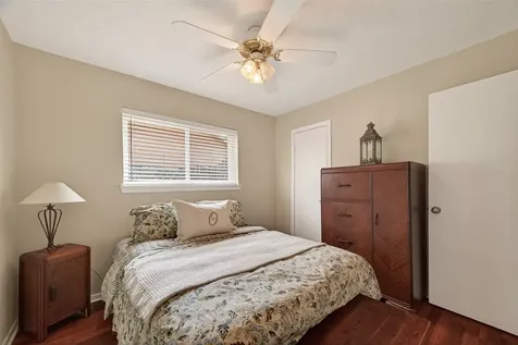 306 W Castle Harbour Drive Friendswood TX 77546
