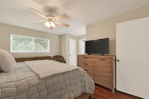 306 W Castle Harbour Drive Friendswood TX 77546
