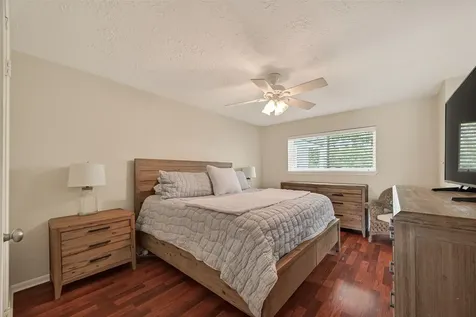 306 W Castle Harbour Drive Friendswood TX 77546