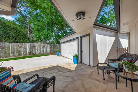 306 W Castle Harbour Drive Friendswood TX 77546