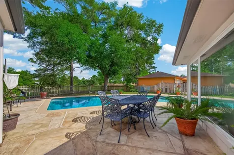 306 W Castle Harbour Drive Friendswood TX 77546