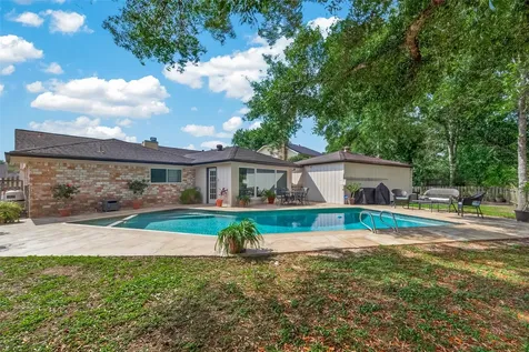 306 W Castle Harbour Drive Friendswood TX 77546