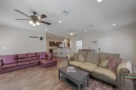 1122 Detroit Street College Station TX 77840
