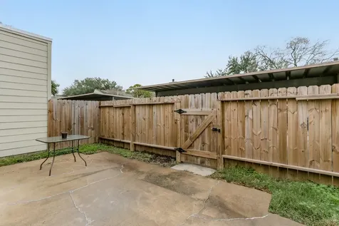 2146 Greenbriar Colony Drive 3 Houston TX 77032