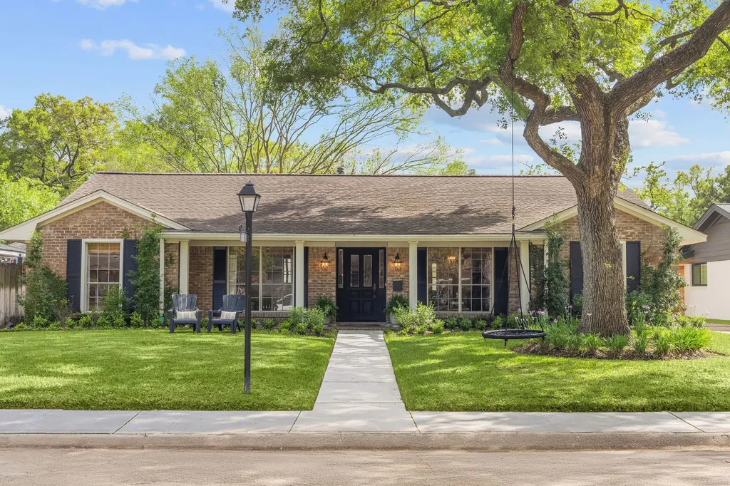 10011 Burgoyne Road Houston TX 77042
