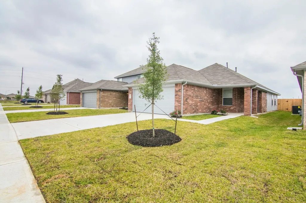 5722 Plantation Forest Drive Katy TX 77449