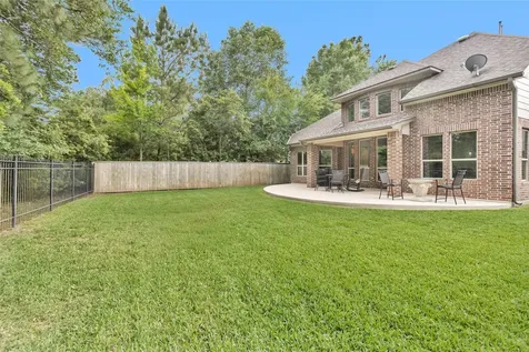106 Cliftons Curve Way Montgomery TX 77316