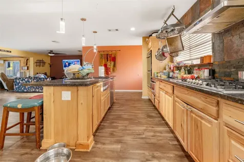 609 Marion Lane West Columbia TX 77486