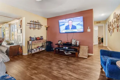 609 Marion Lane West Columbia TX 77486