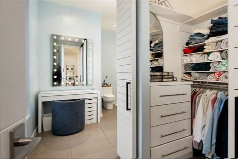 1 Waterway Court 5-b The Woodlands TX 77380